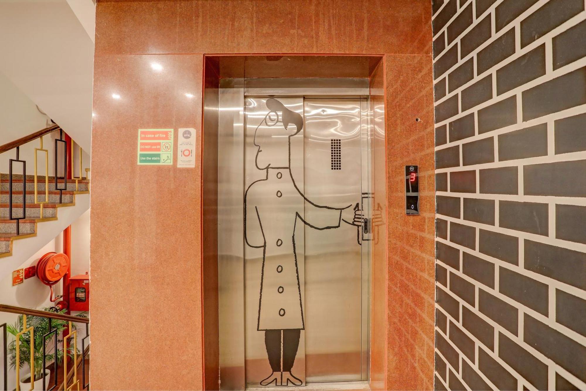 Super Townhouse Swain Heritage Бхубанешвар Екстериор снимка